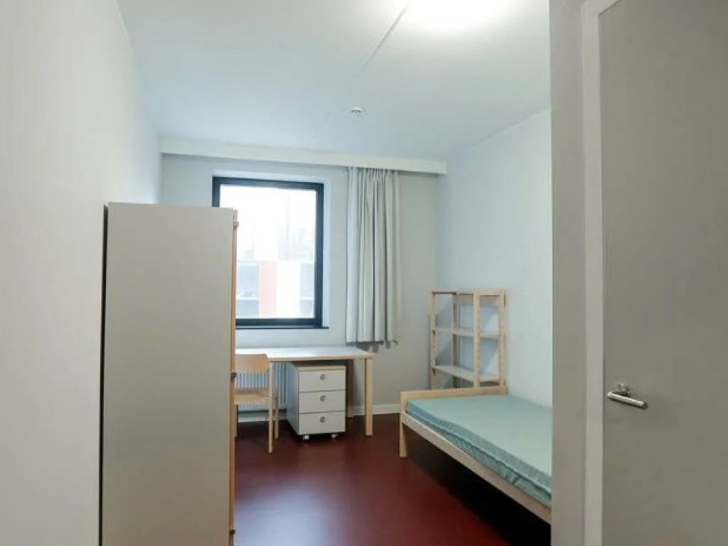 Engels Plein - 28 - 0512 - 3000