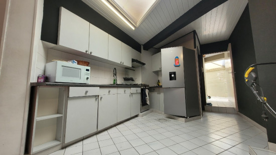 Ommegangstraat - 108 - - 8940