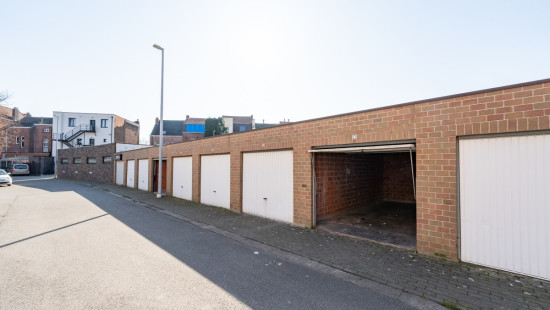Stationsstraat - 1 - GARAGE 8 - 9200