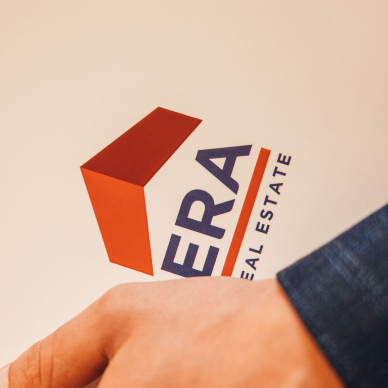 ERA LIVING - logo