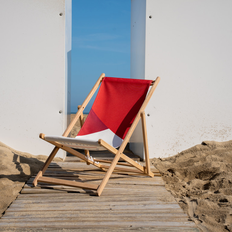ERA chaise de plage sur la plage.