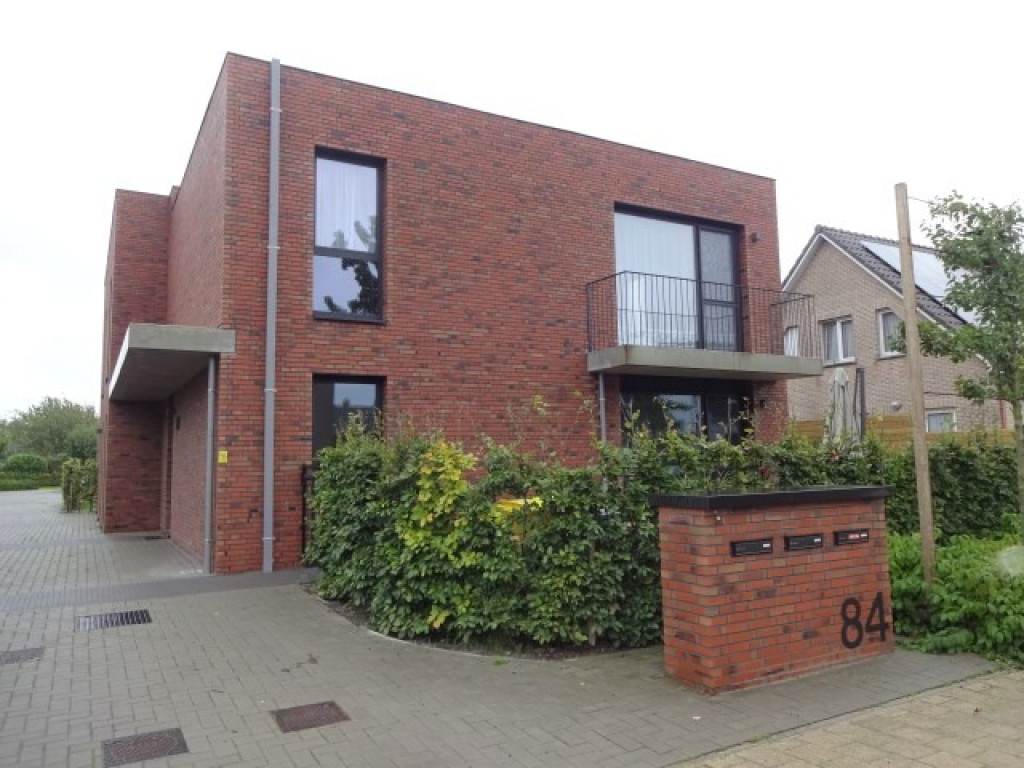 Leest - 84 - 2 - 2330